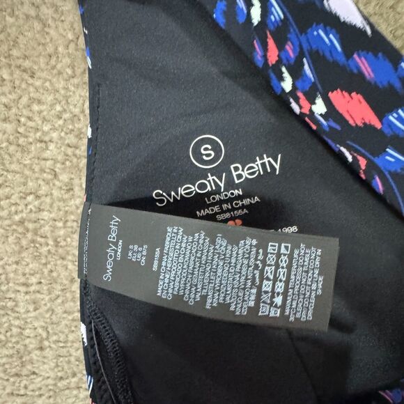 Sweaty Betty Peninsula Xtra Life Bikini Top Sz Small Black‎ Coral Cross-Back NEW - Picture 9 of 13